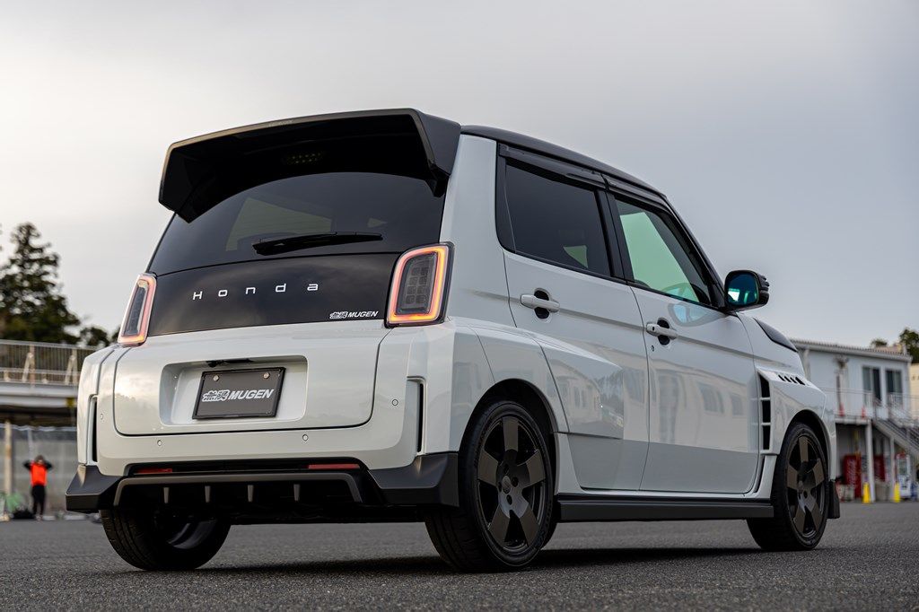 無限パーツを装着したホンダ「Super-ONE」（写真：三木 宏章）