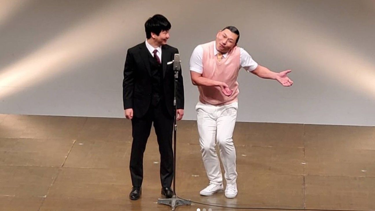 長らく「春日の隣の人」だったが、徐々に「観察者ポジション」を獲得した（画像：若林のInstagram @ masayasuwakabayashiより）