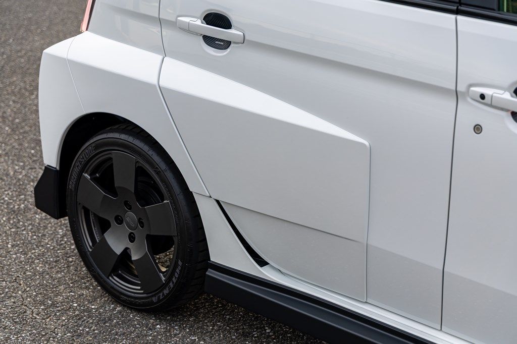 無限パーツを装着したホンダ「Super-ONE」（写真：三木 宏章）