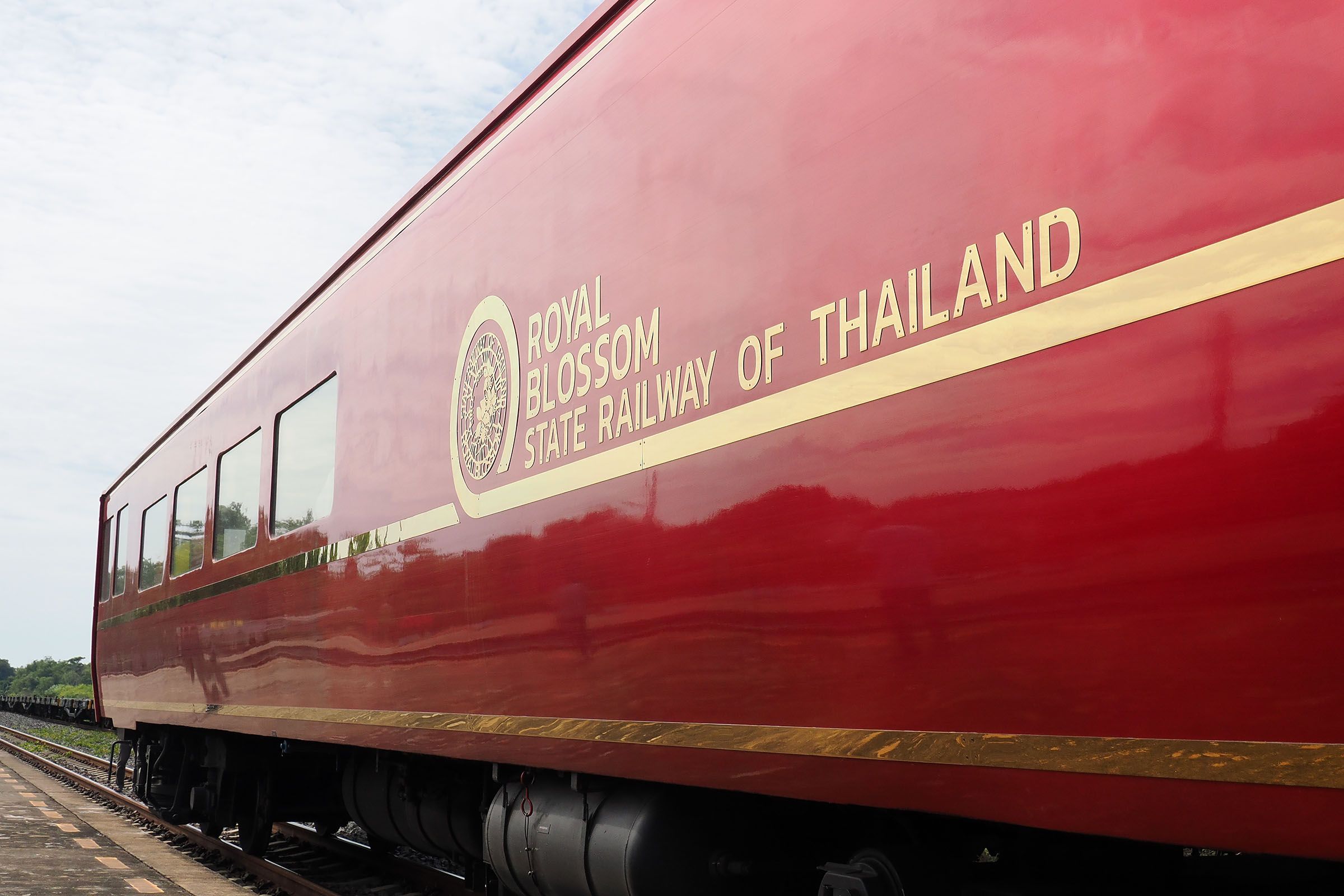 タイ国鉄　14系客車　ロイヤルブロッサム