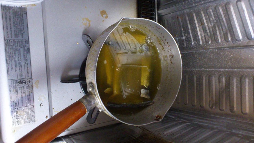 ミガキニシンを番茶で煮る（写真：中山さん提供）