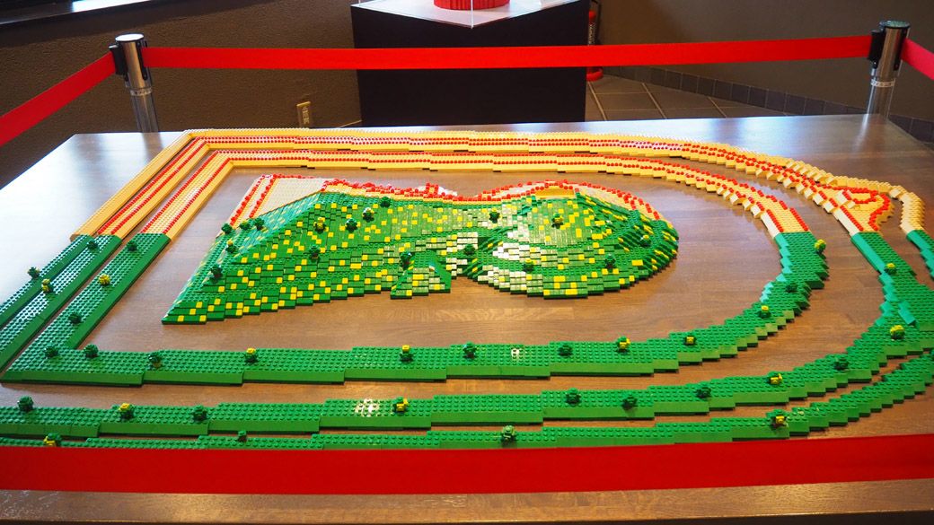 百舌鳥・古市古墳群のビジターセンターに展示されていたレゴによる仁徳陵の模型（筆者撮影）