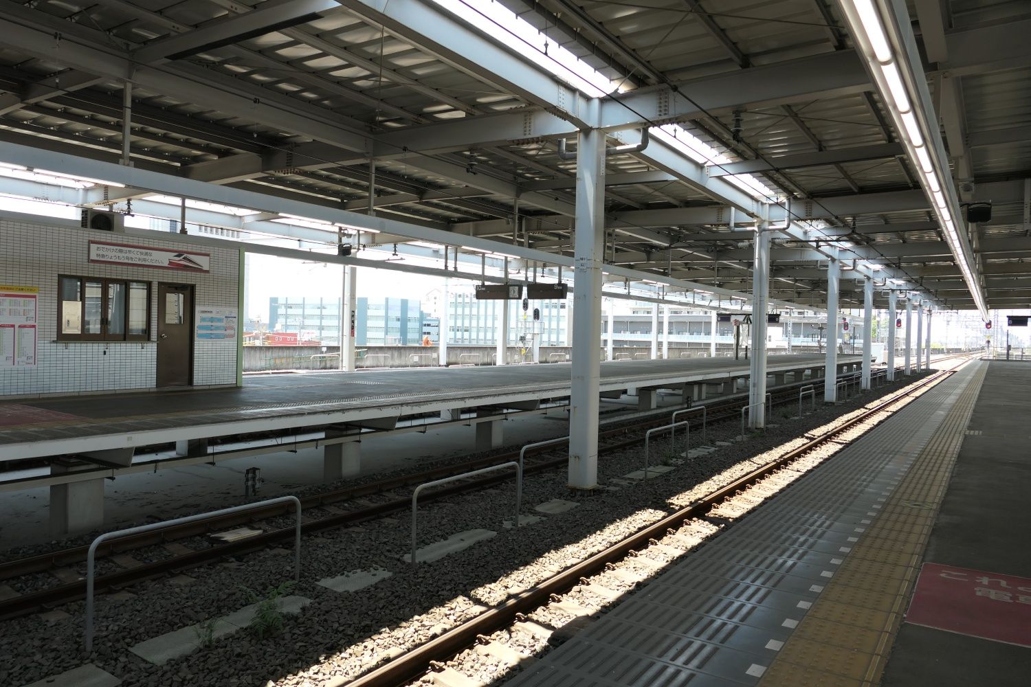 東武鉄道　太田駅　7・8番線ホーム