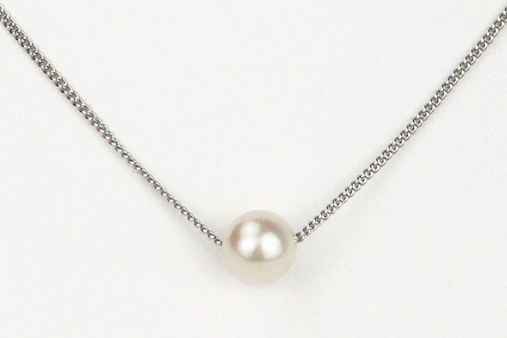 1回1000円と高価ながら、真珠のネックレスやピアスなどが入っている『あこや真珠ガチャ！』（写真：週刊女性PRIME編集部）