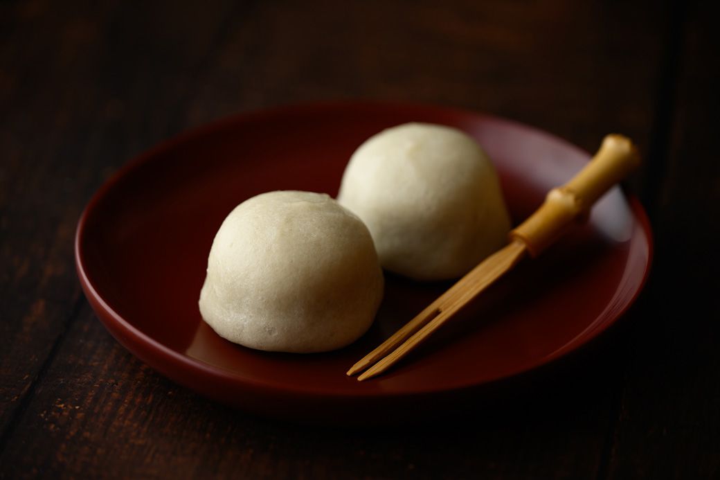 「菓子舗井村屋」の酒々まんじゅう（筆者撮影）