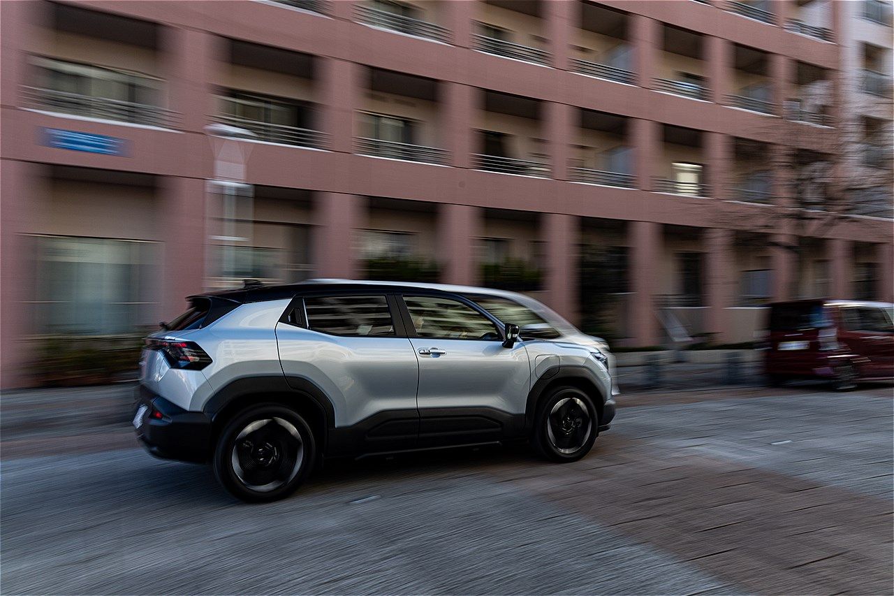 スズキの新型BEV「eビターラ」（写真：三木 宏章）