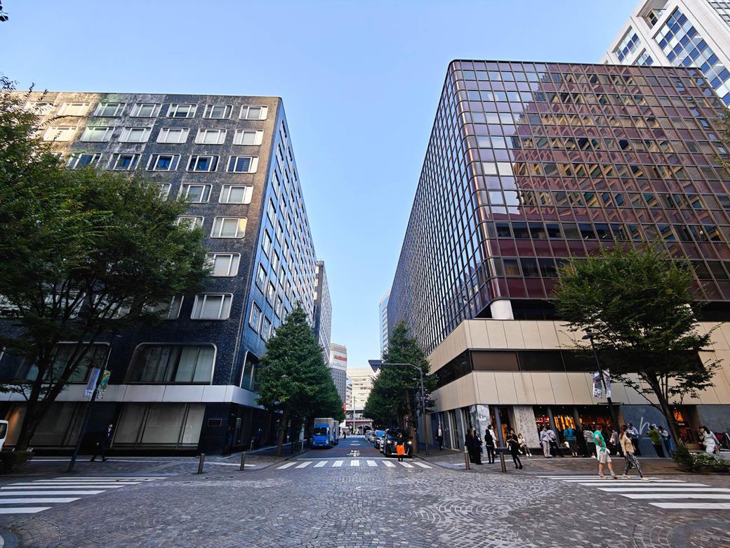 有楽町にあった有名な60sビル「有楽町ビル」「新有楽町ビル」は再開発のため2023年に閉館・解体された（筆者撮影）