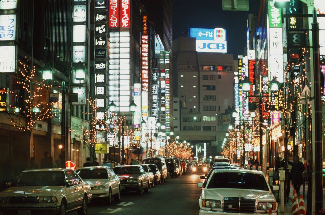 夜の銀座（写真：1992年10月1日梅谷秀司撮影）