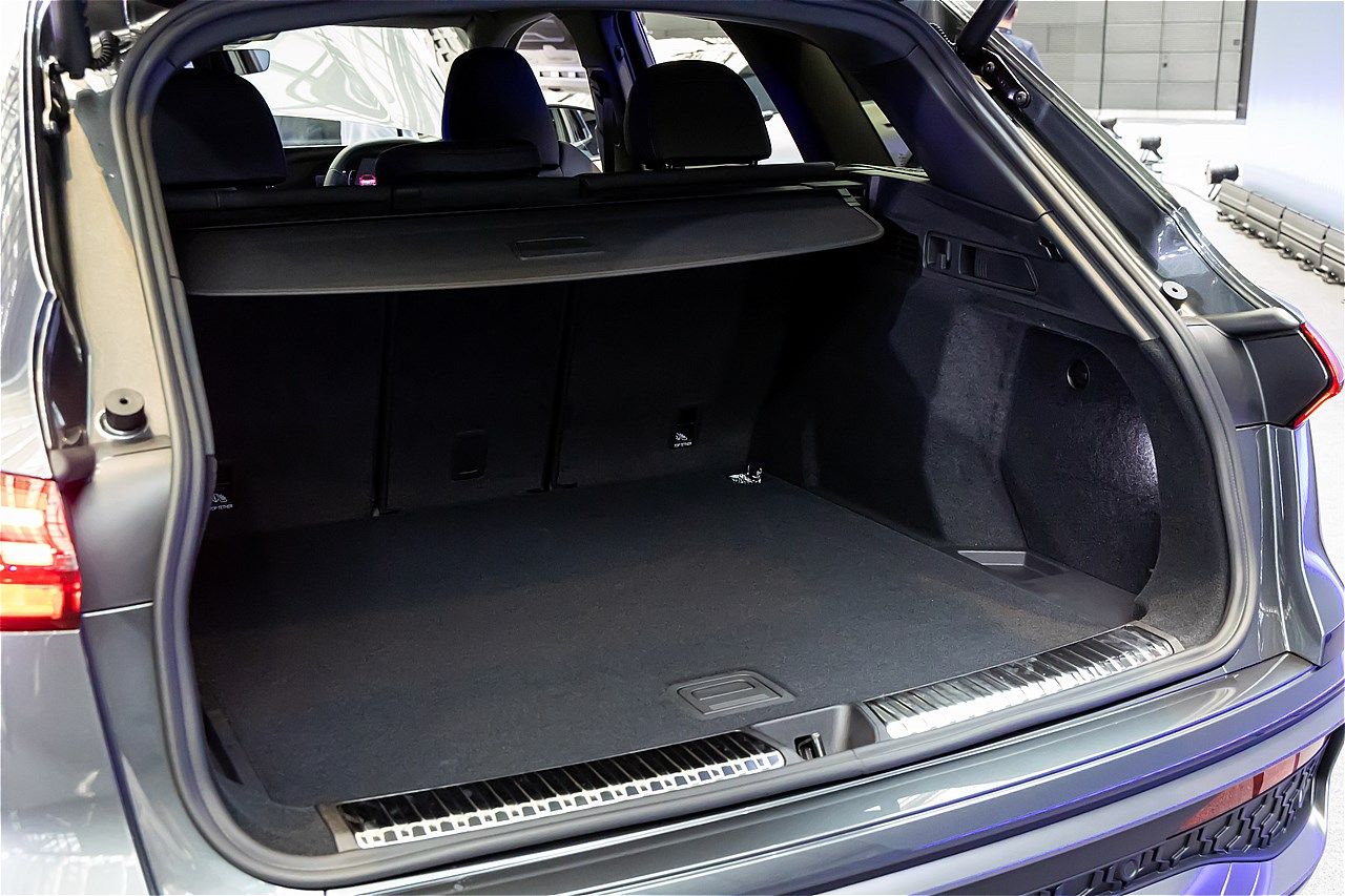 アウディの新型「Q5/Q5スポーツバック」（写真：三木 宏章）