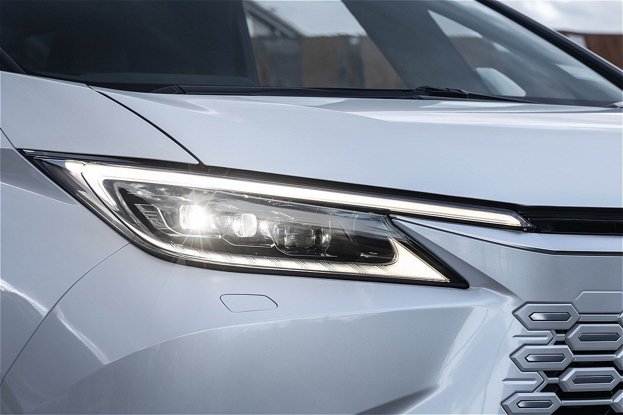 レクサス「LM」（写真：Lexux International）