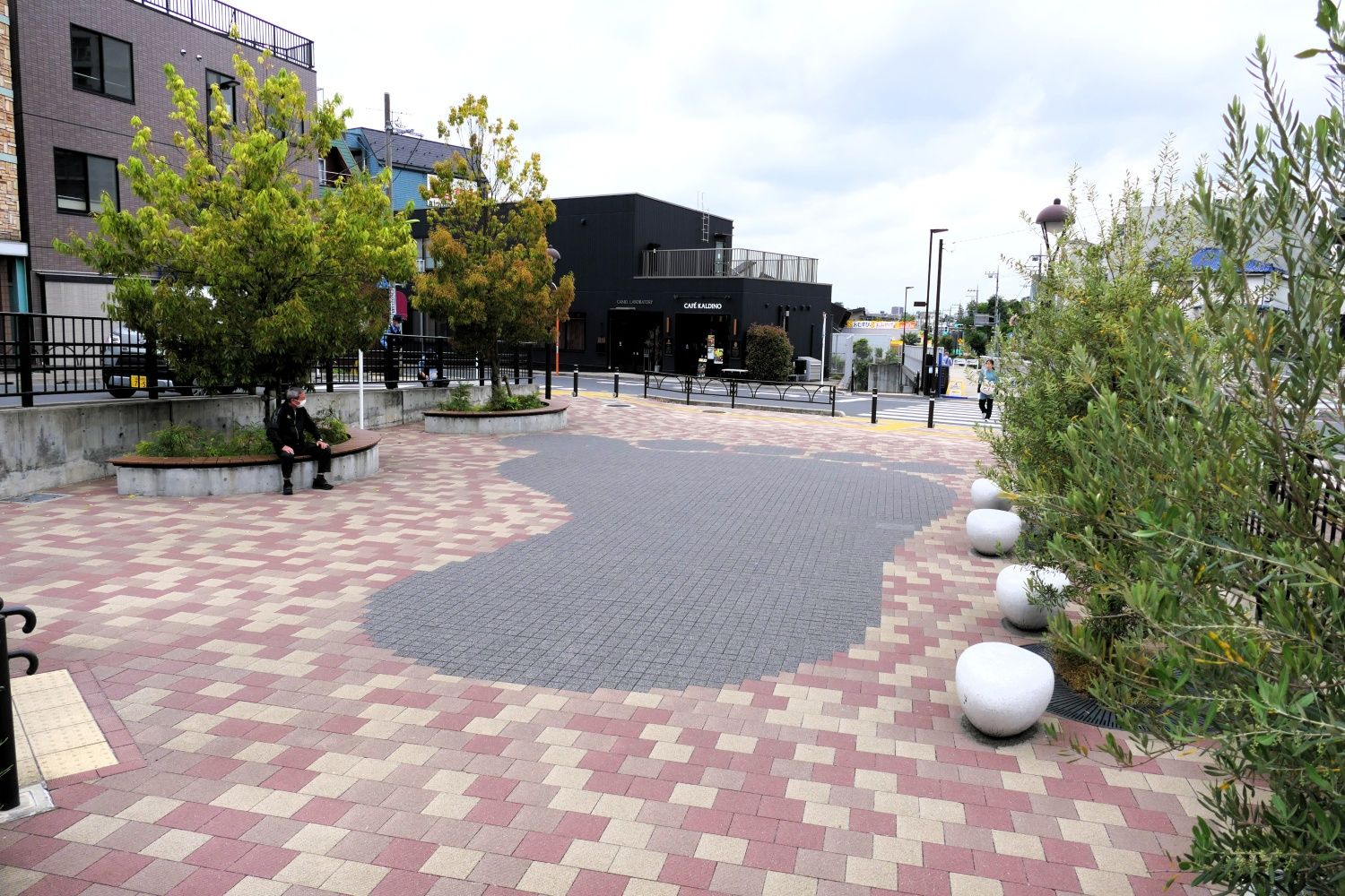 世田谷代田駅　西口駅前広場