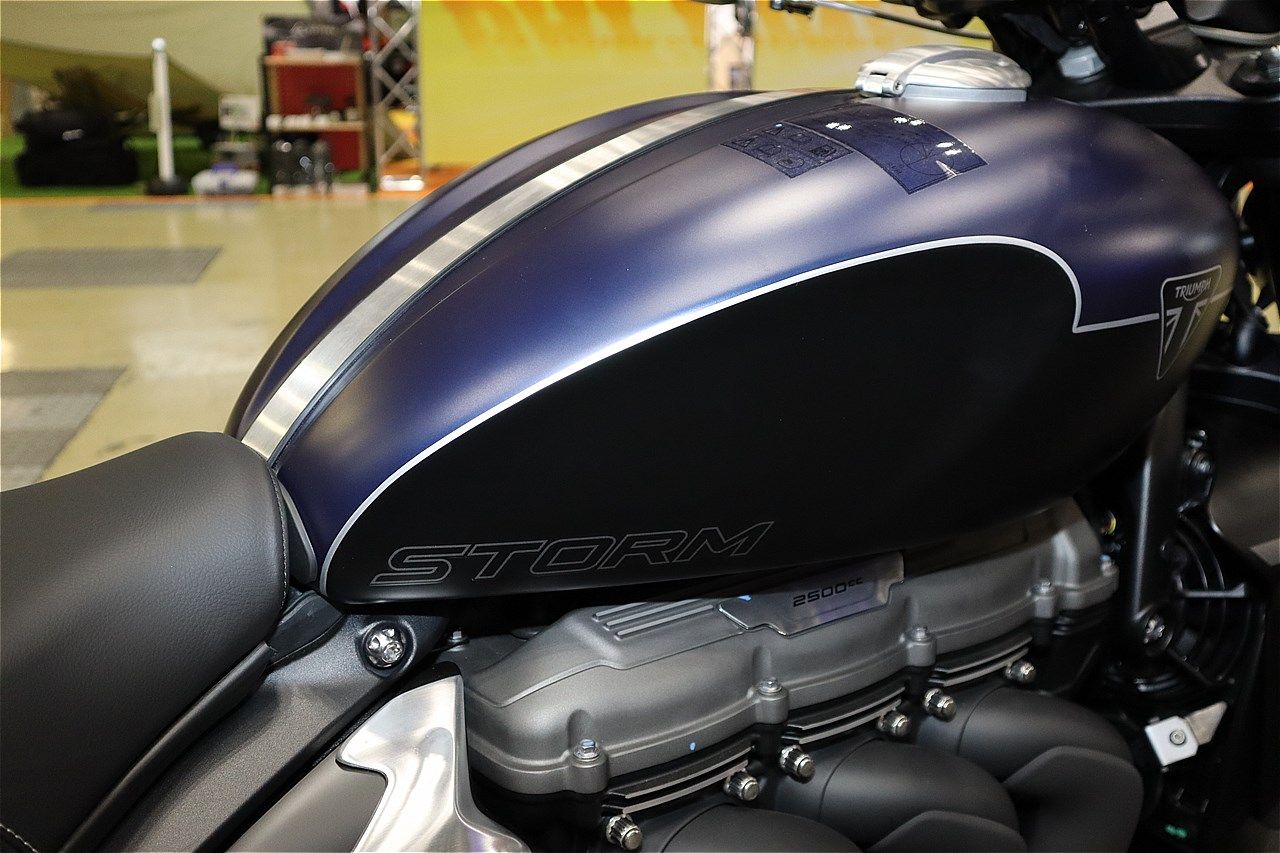 トライアンフ新型「ロケット３ストームR」（筆者撮影）