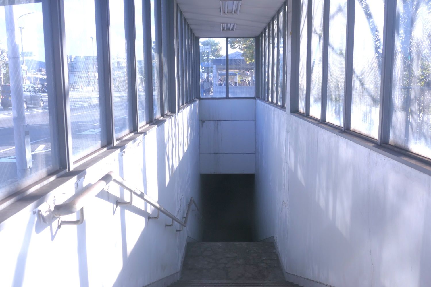 三条駅　非常口
