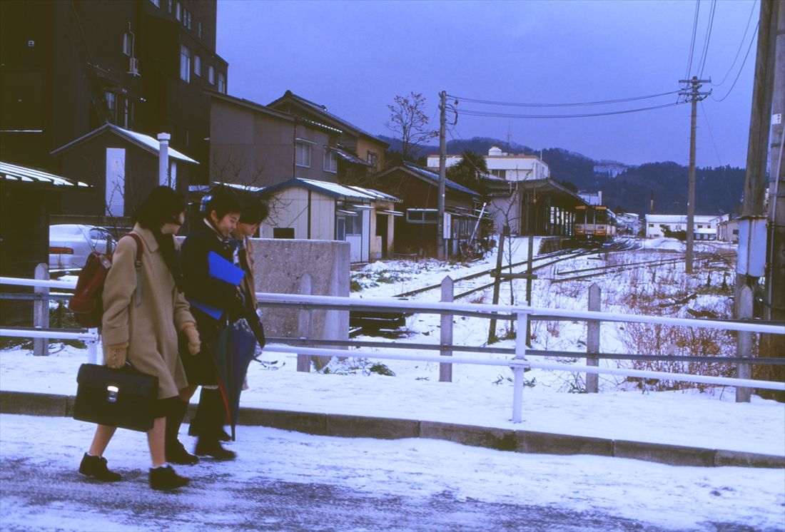 雪景色の輪島駅前（撮影：南正時）