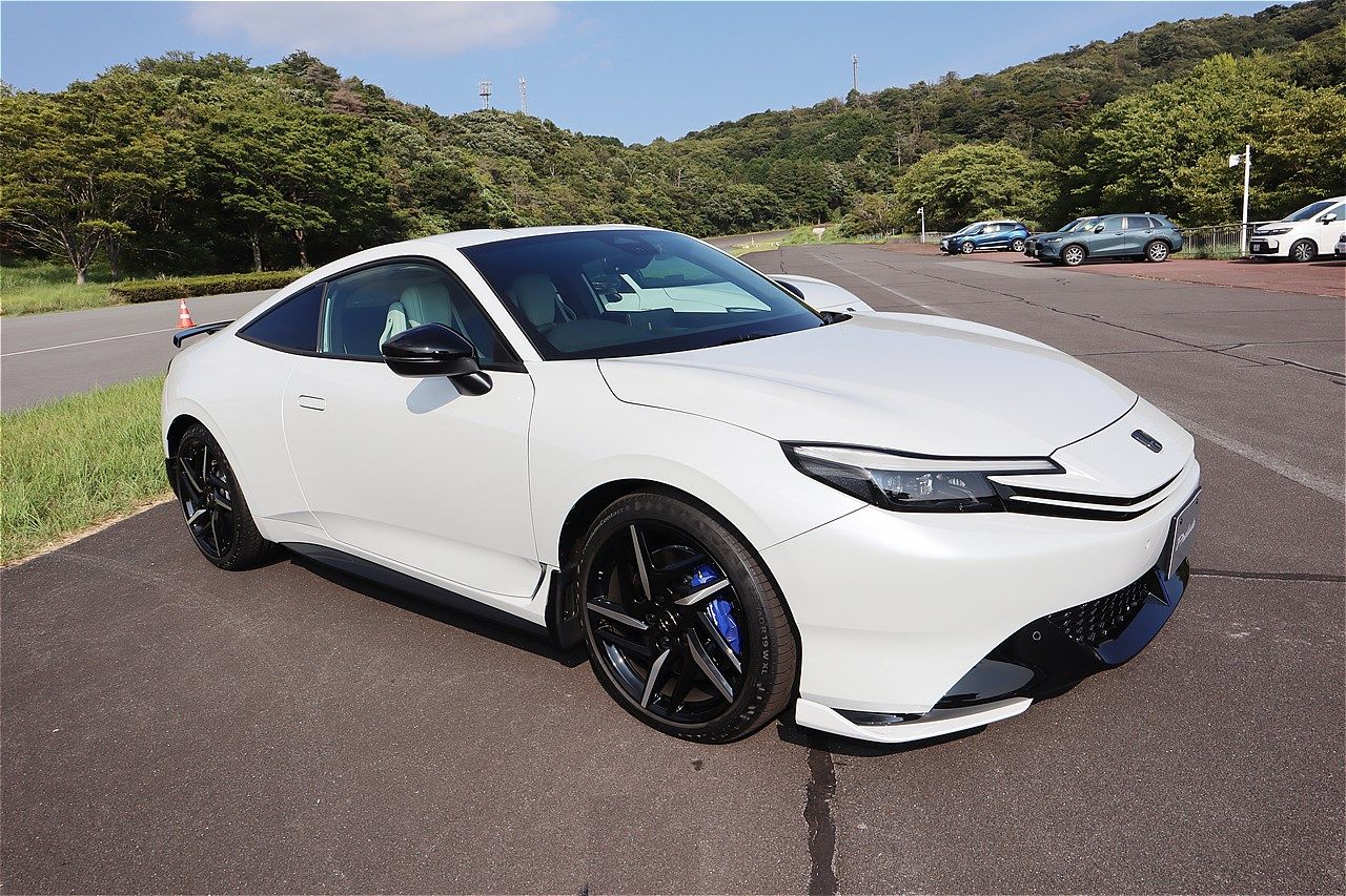ホンダアクセスのパーツを装着した新型「プレリュード」（筆者撮影）