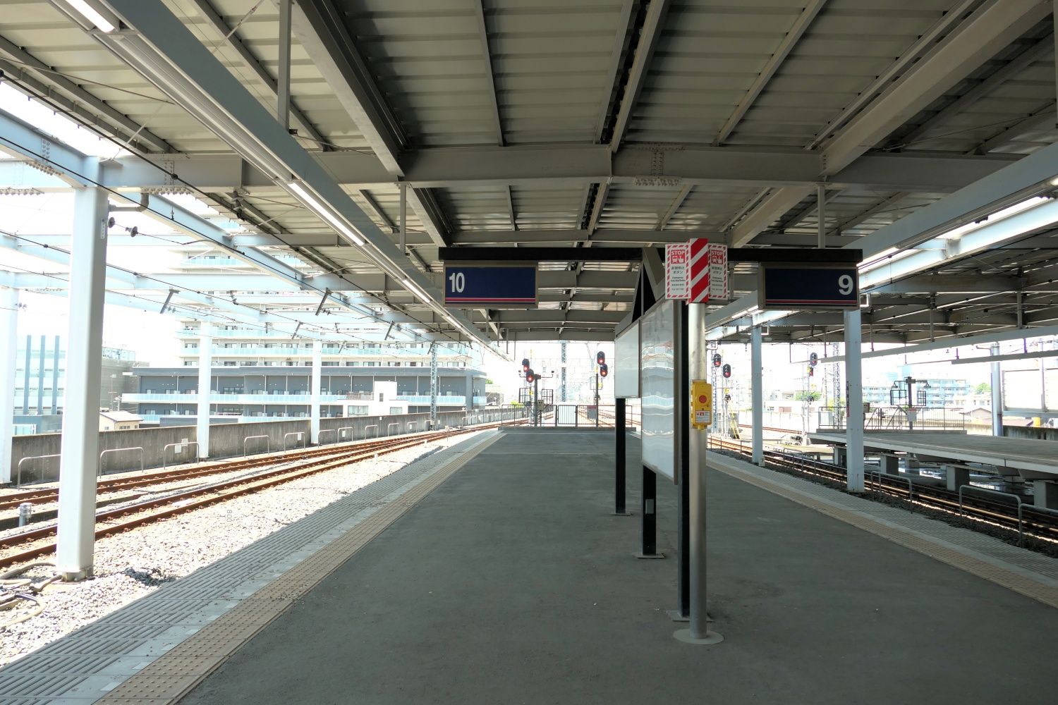 東武鉄道　太田駅　9・10番線ホーム