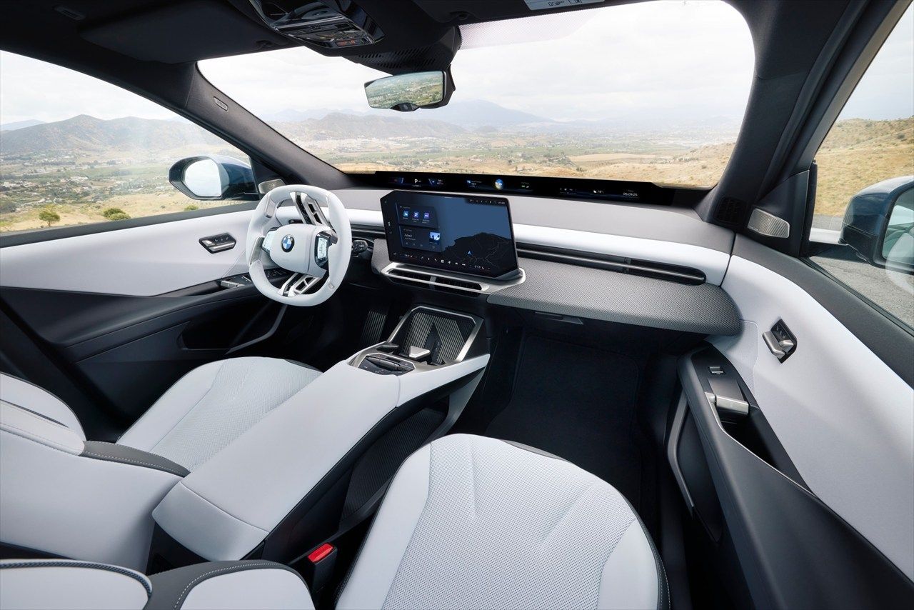 BMW iX3（写真：BMW AG）