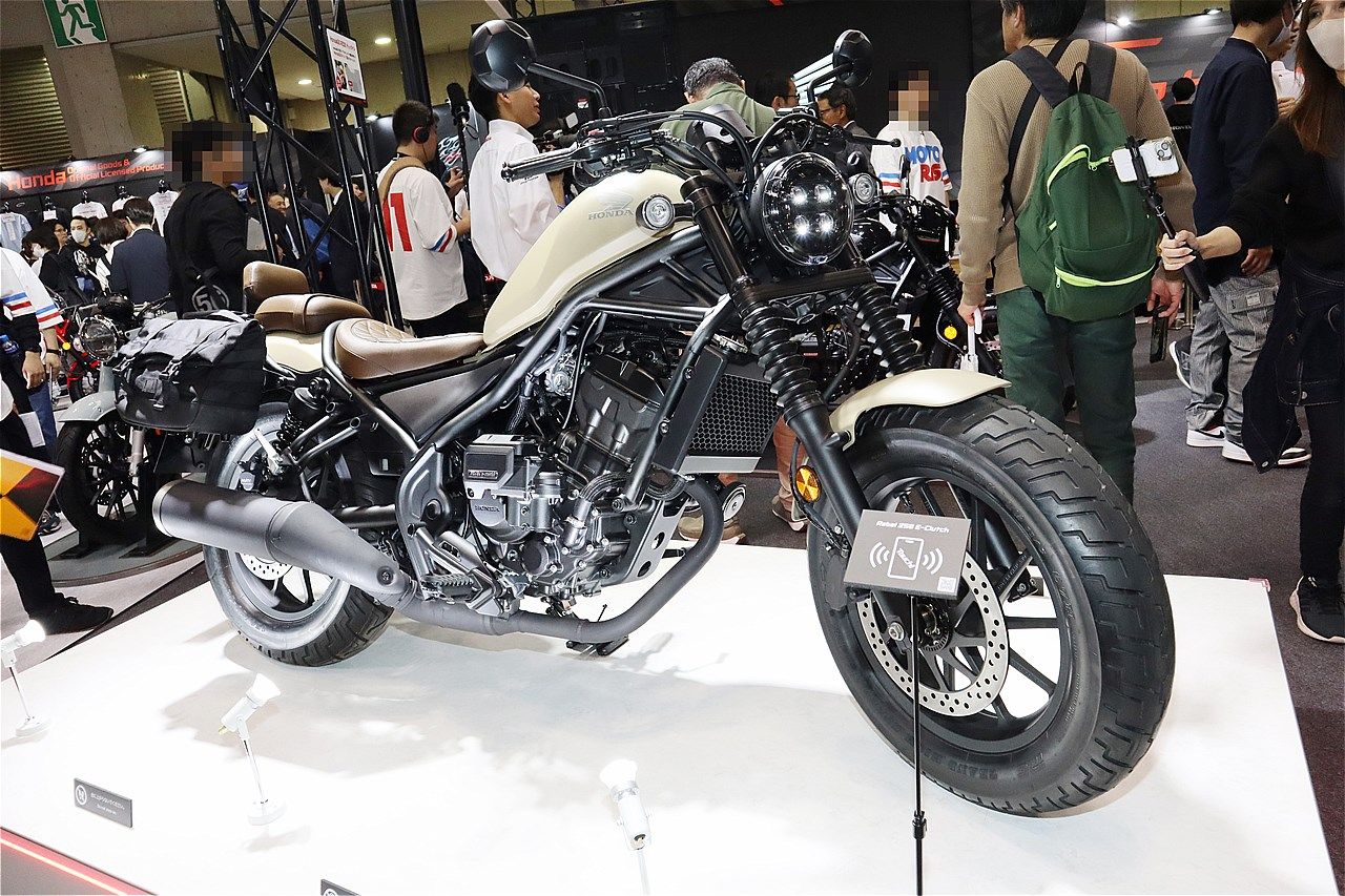 ホンダ「レブル250 E-クラッチ」（筆者撮影）