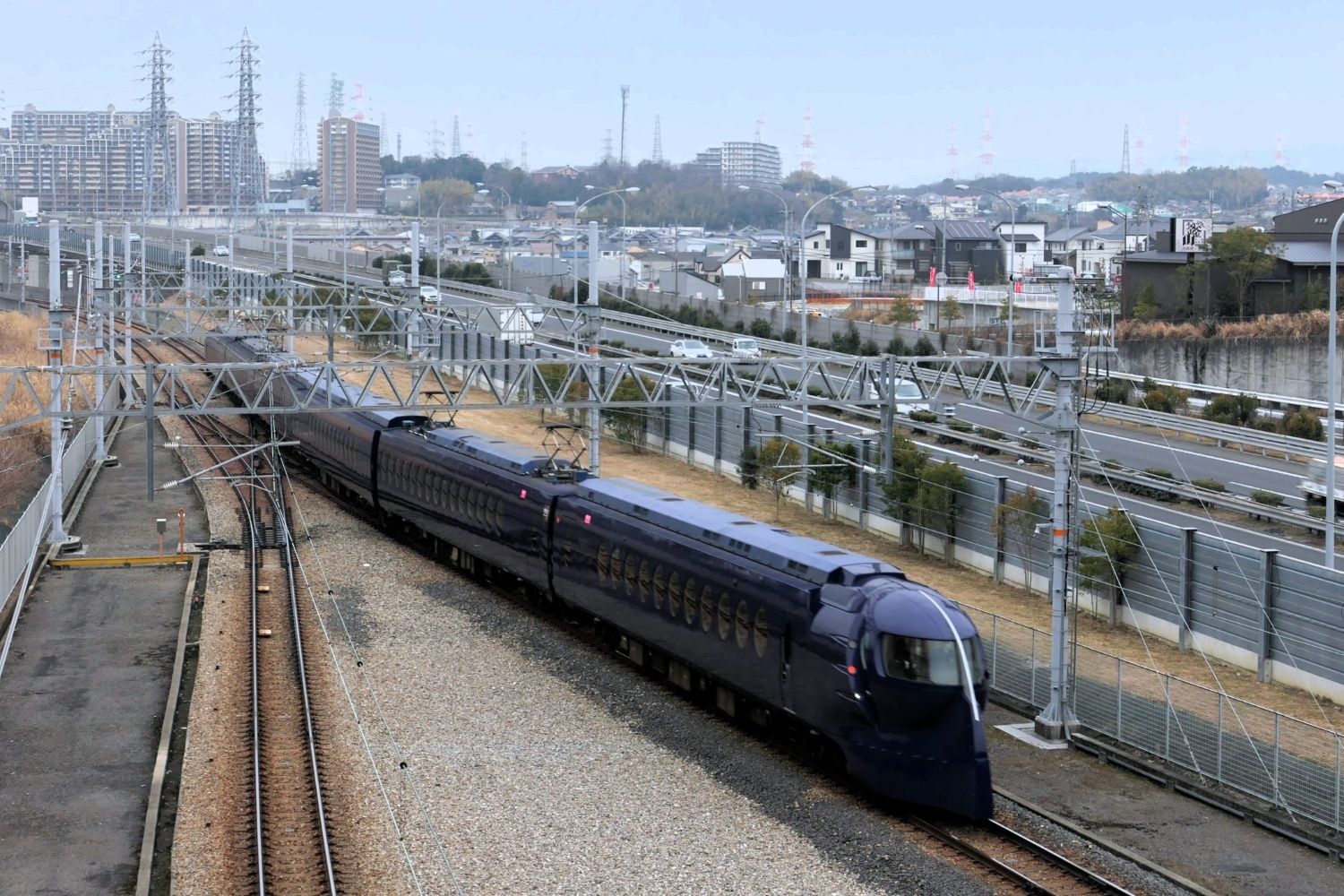 特急「ラピート」の車両が「泉北ライナー」の運用に就いていたことも＝2023年2月（記者撮影）