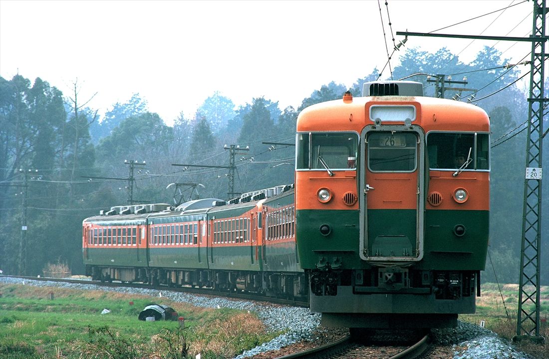 飯田線を走った165系の急行「伊那」（撮影：南正時）