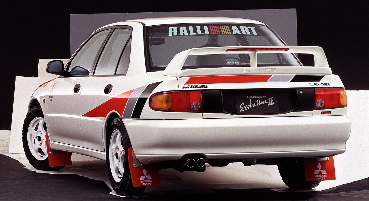 三菱「ランサーエボリューションⅡ」（写真：三菱自動車）