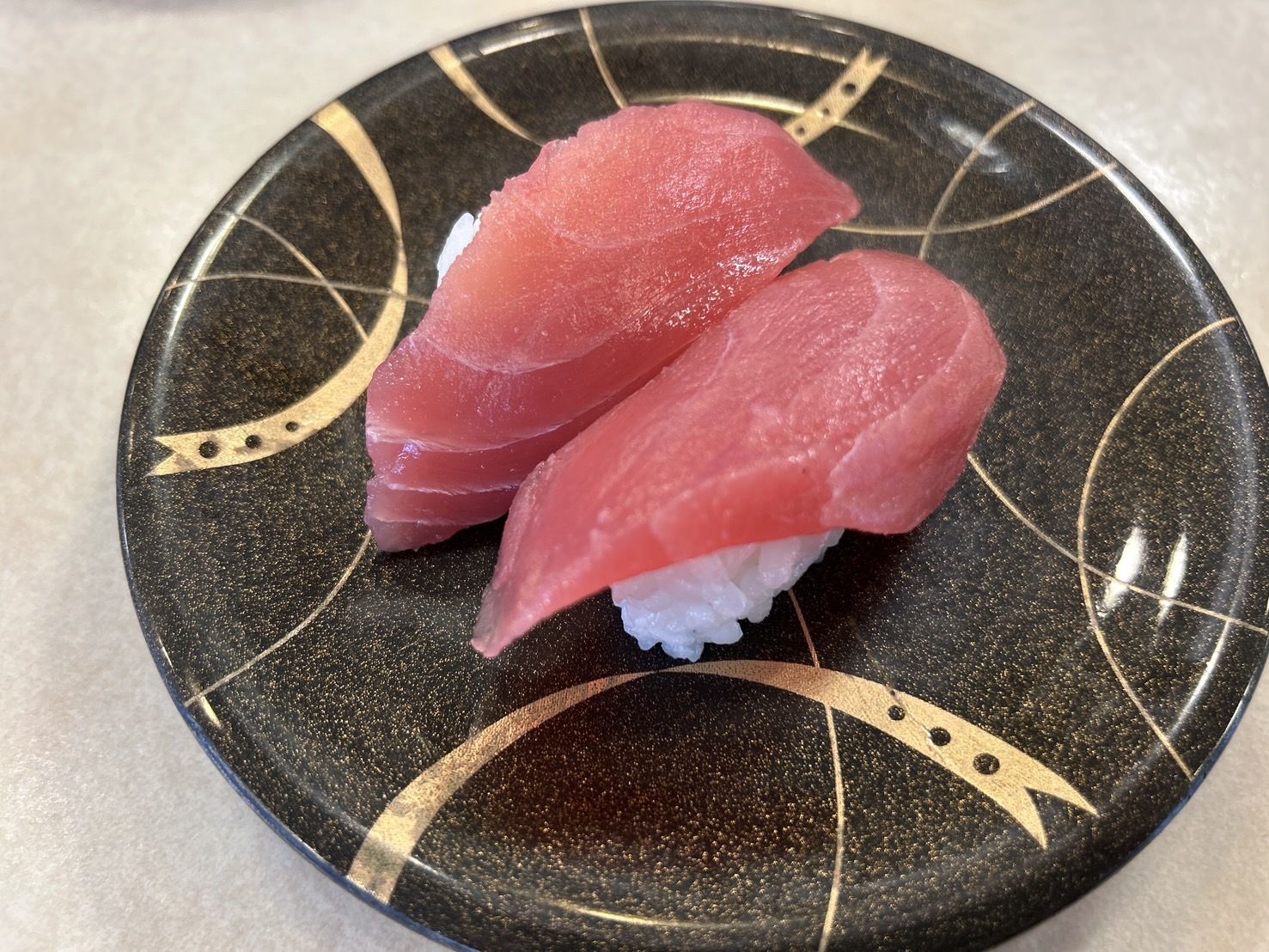 元気寿司の『大切りまぐろ（130円）』その２（写真：筆者撮影）