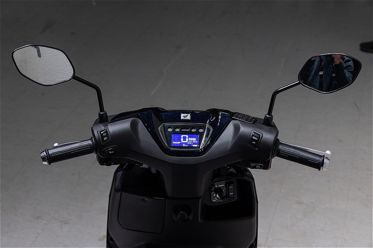 原付一種のホンダ新型電動スクーター｢アイコンe:｣（写真：三木 宏章）