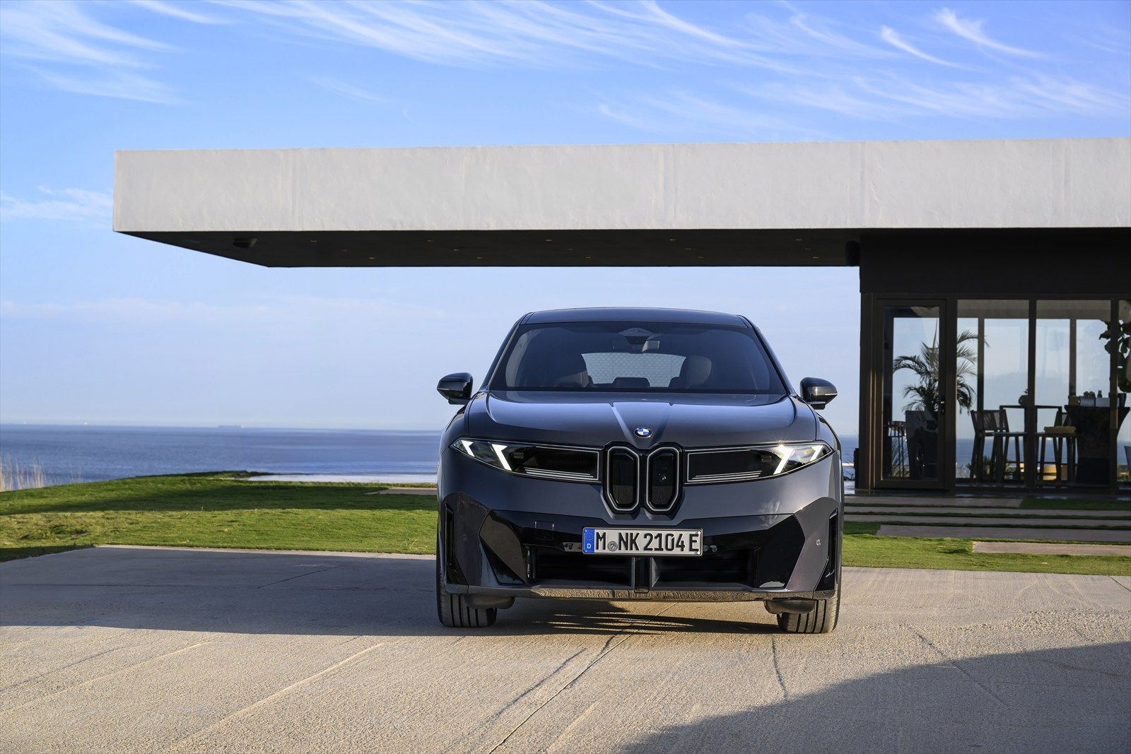 BMW iX3（写真：BMW）