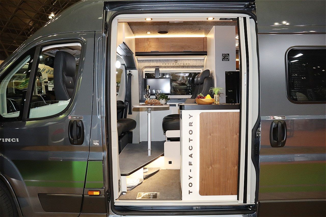 ジャパンキャンピングカーショー2026でトイファクトリーが発表した新型「ダヴィンチ6.0」（写真：筆者撮影）