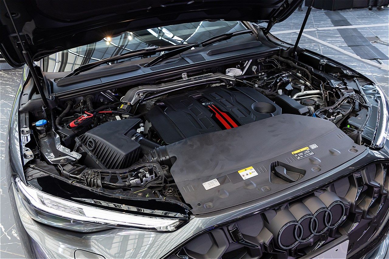 アウディの新型「Q5/Q5スポーツバック」（写真：三木 宏章）