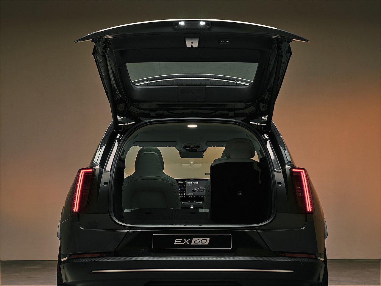 スウェーデン本社で2026年1月21日（現地時間）、世界初公開されたボルボの新型電動ミッドサイズSUV「EX60」（写真：ボルボ・カー・ジャパン）