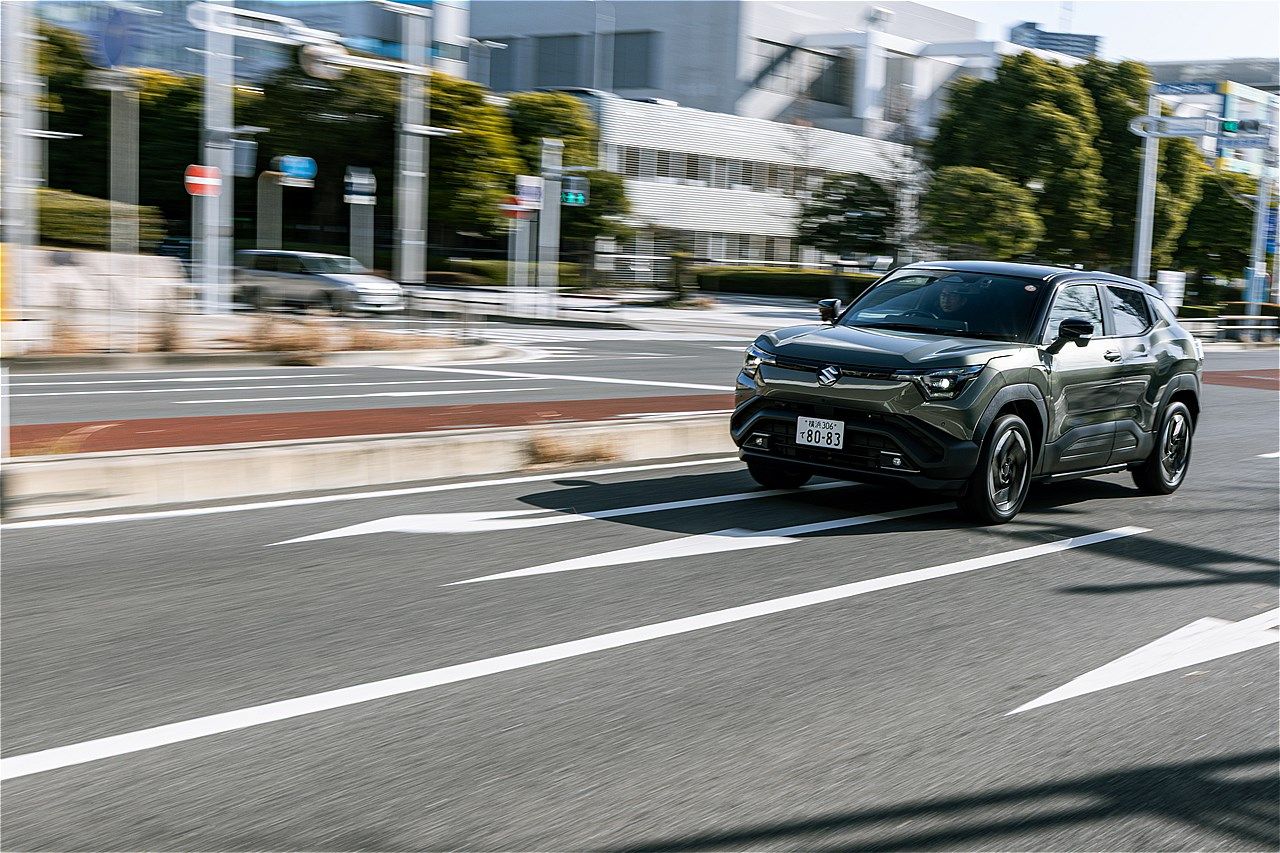 スズキの新型BEV「eビターラ」（写真：三木 宏章）