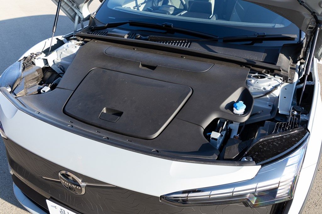 ボルボ「EX30 Cross Country」（写真：三木 宏章）