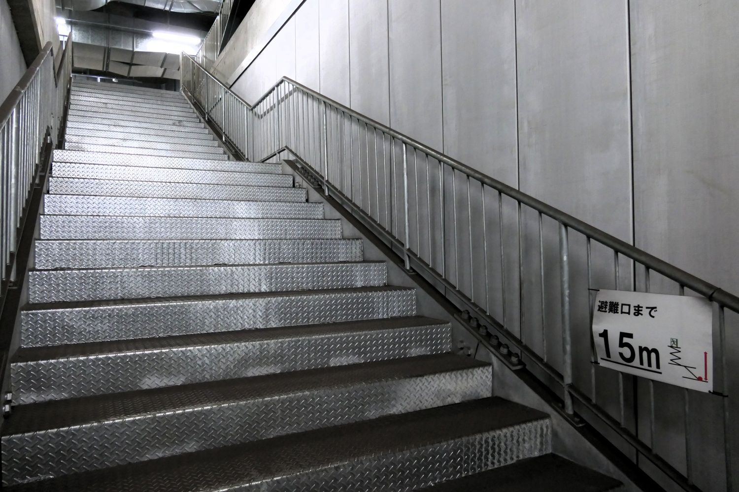 世田谷代田駅　バックヤード