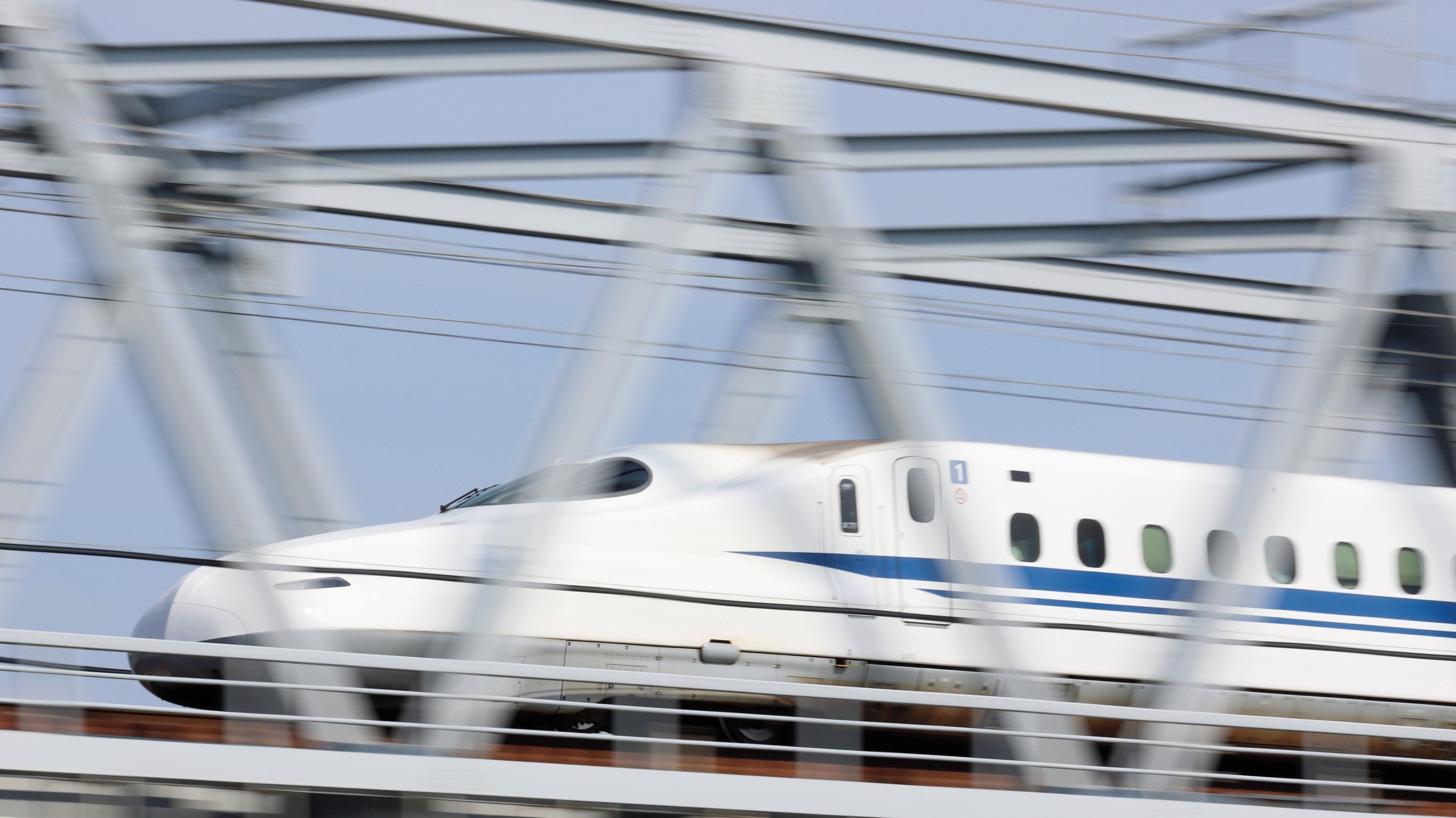 秒単位の短縮で実現｢新幹線のぞみ12本ダイヤ｣ 清掃時間を短縮､東京駅ホームには秘密兵器 | 新幹線 | 東洋経済オンライン