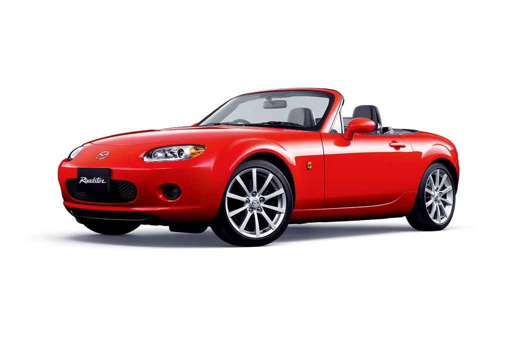 マツダの3代目「ロードスター（NC1）」（写真：マツダ）