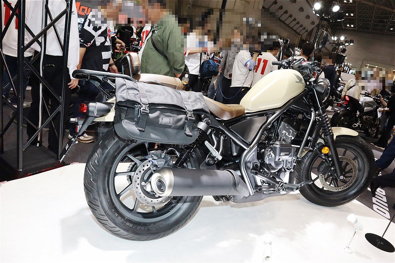 ホンダ「レブル250 E-クラッチ」（筆者撮影）