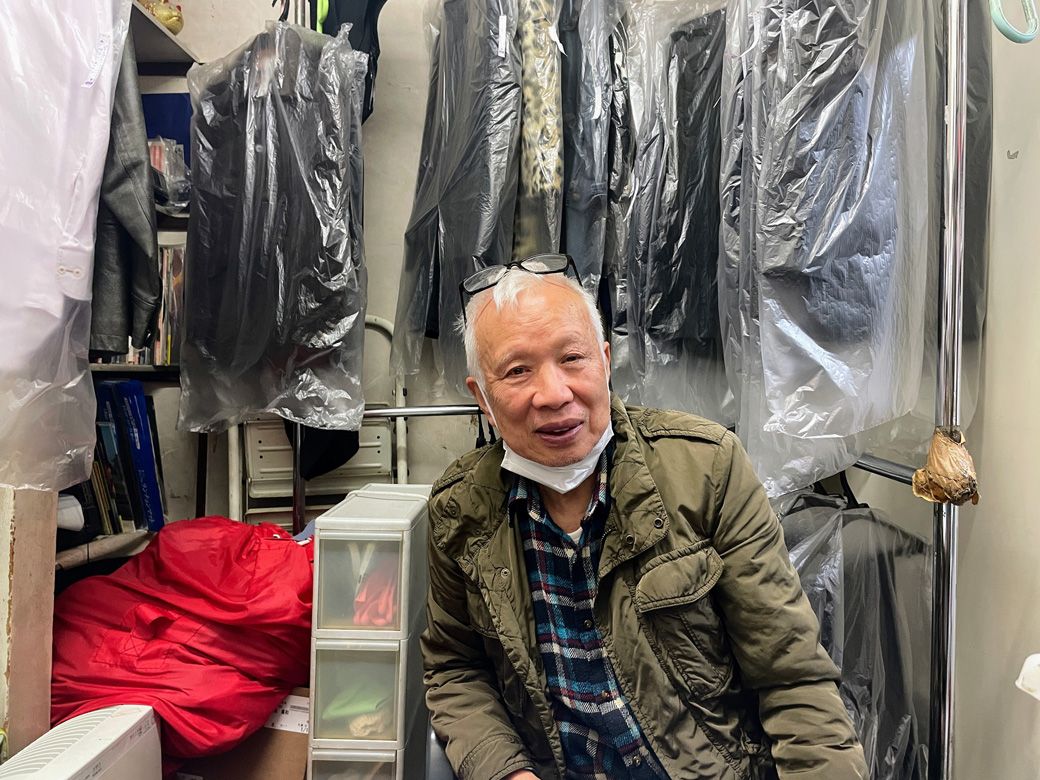 平松商店の店主 平松義和さん（80歳）（筆者撮影）