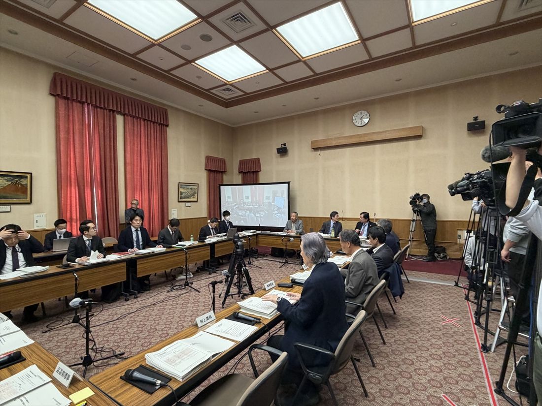 2026年3月26日に開かれたリニア中央新幹線の「生物多様性専門部会」。この日でJR東海と静岡県の8年越しの「対話」が完了した（記者撮影）