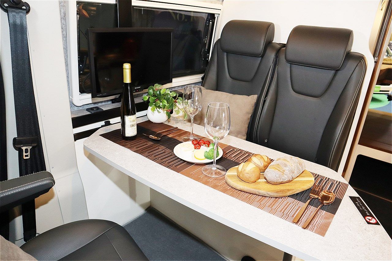 ジャパンキャンピングカーショー2026でトイファクトリーが発表した新型「ダヴィンチ6.0」（写真：筆者撮影）