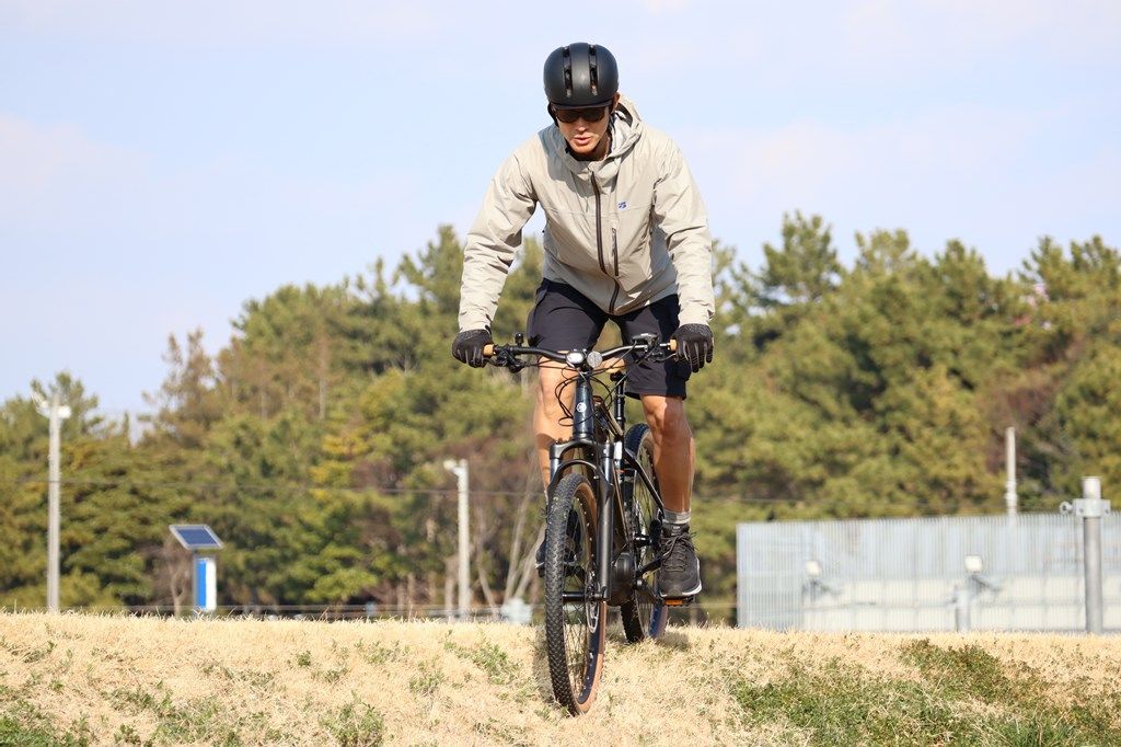 ヤマハの新型スポーツ電動アシスト自転車「クロスコアRV」（写真：筆者撮影）