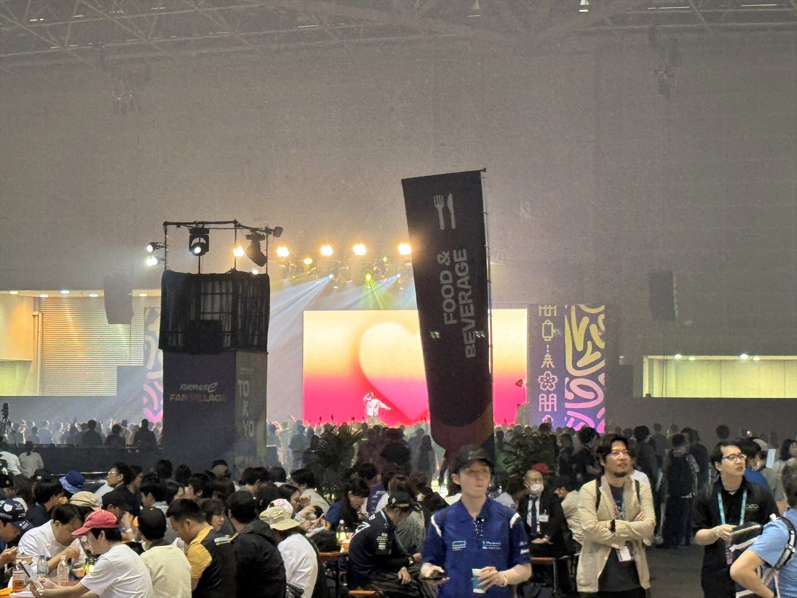 写真：雪岡直樹