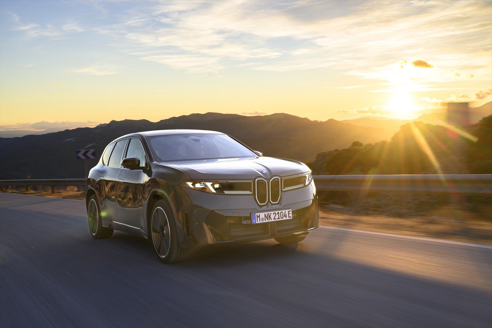 BMW iX3（写真：BMW）