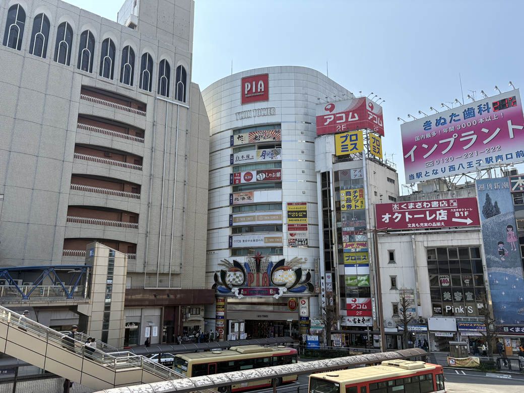 丸井跡地はパチンコ店や居酒屋などが入る複合施設に（写真：筆者撮影）