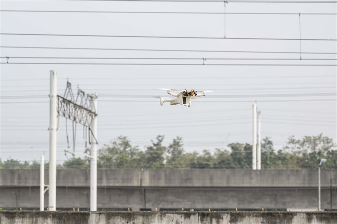 橋梁点検にはドローンを活用している（写真：台湾高鉄）