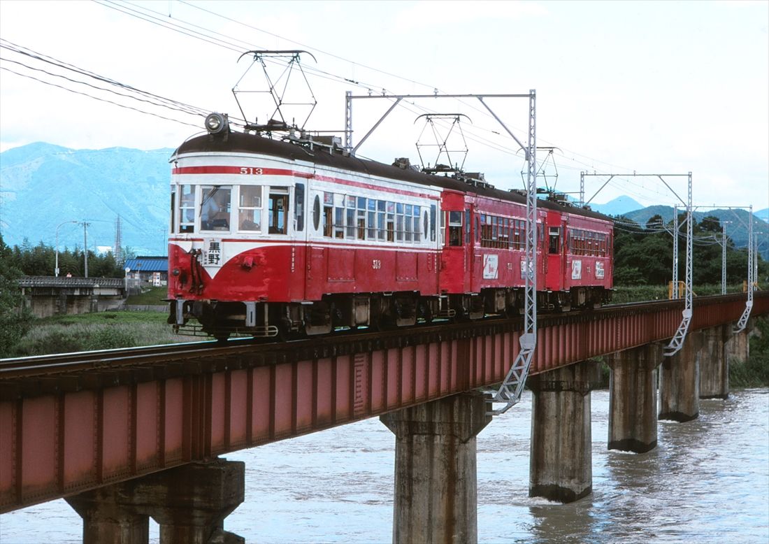 名鉄揖斐線・岐阜市内線直通急行に活躍した「丸窓電車」ことモ510形（撮影：南正時）