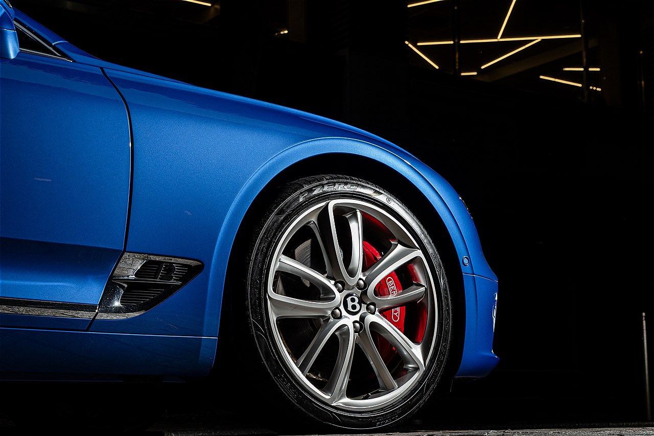 ベントレーの3代目「コンチネンタルGT」（写真：三木 宏章）