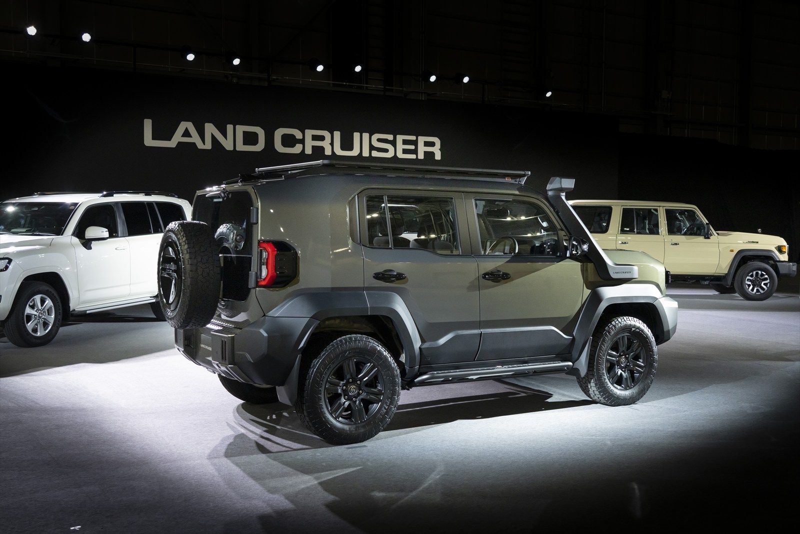 ランドクルーザーFJ（写真：トヨタ自動車）