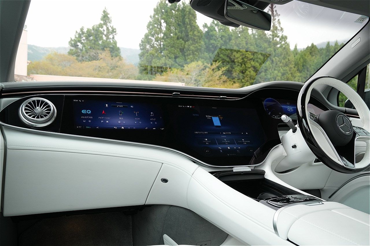 メルセデス・マイバッハ「EQS680 SUV」(写真:メルセデス・ベンツ日本)