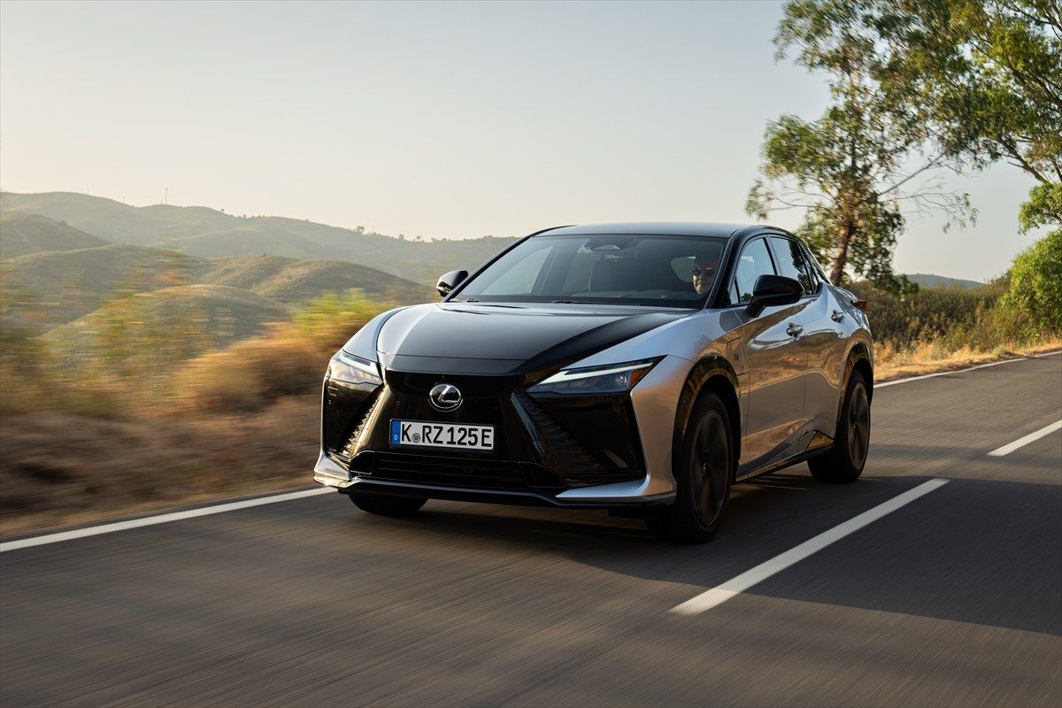 レクサスRZ（写真：Lexus International）